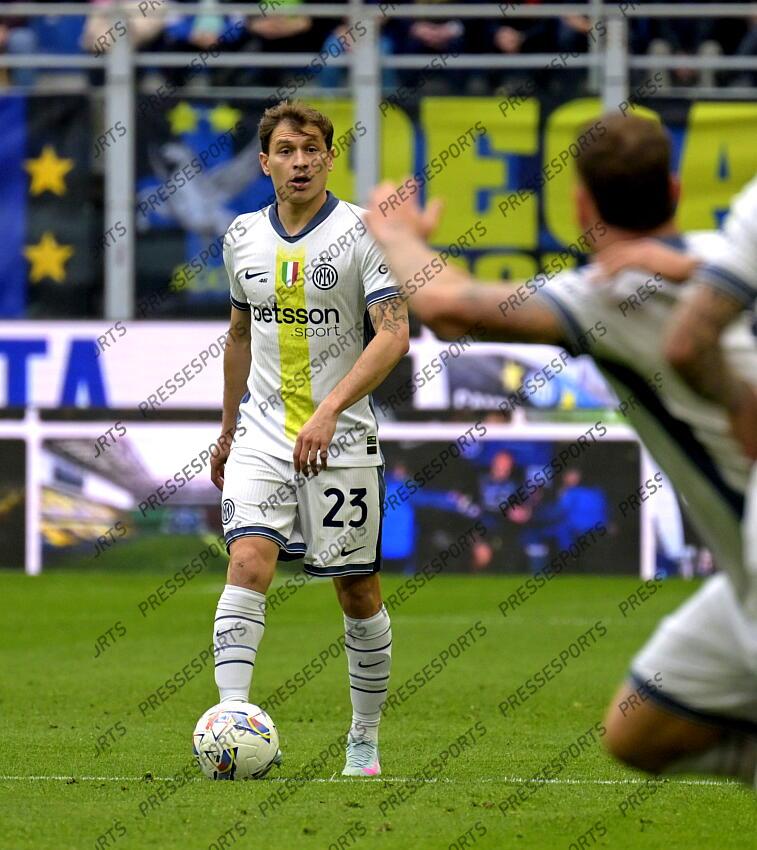 Foto IPP/Paolo Bona Milano 12/04//2025 Campionato Serie A di Calcio stagione 2024/2025 partita Inter-Cagliari Nella foto Nicolo' Barella Italy Photo Press Worldwide Copyright INTER MILAN-CAGLIARI (3-1) 