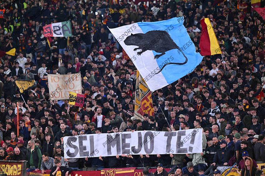 Foto IPP/Luciano Adriani Roma 13/04/2025 Campionato di calcio Serie A Tim 2024-2025 Lazio vs Roma Nella foto: tifosi roma Italy Photo Press - World Copyright LAZIO ROME-AS ROME (1-1) 