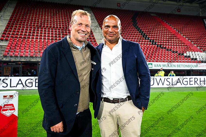 ALKMAAR - (l-r) FC Volendam coach Rick Kruys, Patrick Busby (new technical director FC Volendam) celebrate victory and promotion during the Dutch Premier League match between Jong AZ and FC Volendam at AFAS Stadium on April 14, 2025 in Alkmaar, Netherlands. ANP GERRIT VAN KEULEN JONG AZ-VOLENDAM (0-1) 