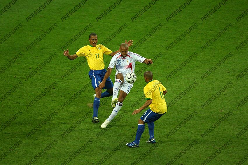 gilberto silva henry (thierry) roberto carlos BRESIL-FRANCE (0-1) 1/4 de finale FF (08/06/2010) 