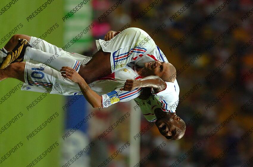 vieira (patrick) zidane (zinedine) BRESIL-FRANCE (0-1) 1/4 de finale L'(02/07/2006) compilation best of 2006 parution livre coupe du monde p 218 