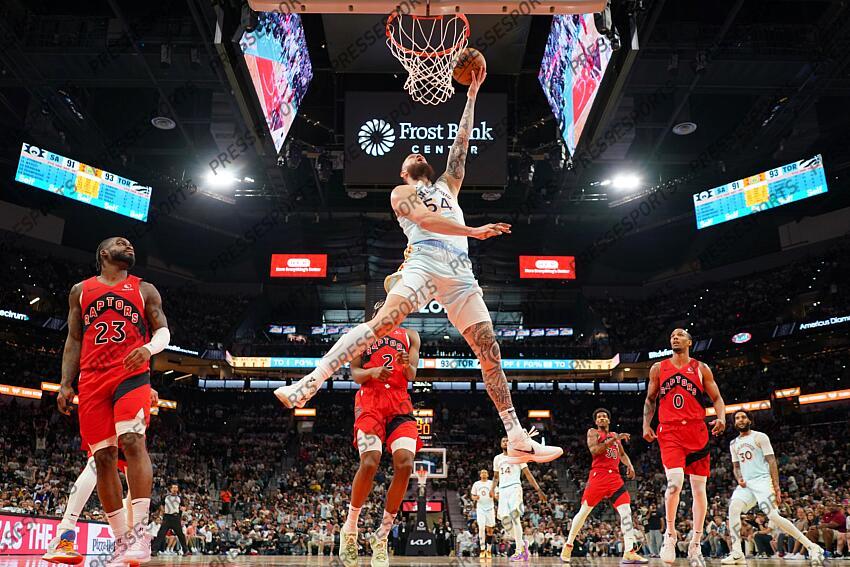 BASKET NBA 2025 NBA: Toronto Raptors at San Antonio Spurs