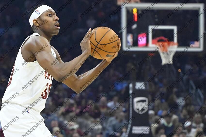 Apr 13, 2025; Cleveland, Ohio, USA; Cleveland Cavaliers forward Nae'Qwan Tomlin (30) looks to shoot in the first quarter against the Indiana Pacers at Rocket Arena. Mandatory Credit: David Richard-Imagn Images NBA: Indiana Pacers at Cleveland Cavaliers 