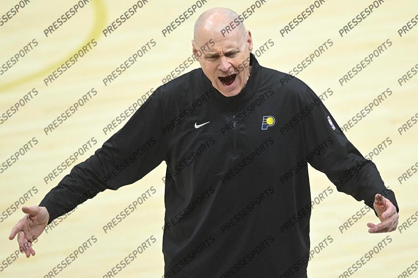 Apr 13, 2025; Cleveland, Ohio, USA; Indiana Pacers head coach Rick Carlisle reacts in the third quarter against the Cleveland Cavaliers at Rocket Arena. Mandatory Credit: David Richard-Imagn Images NBA: Indiana Pacers at Cleveland Cavaliers 