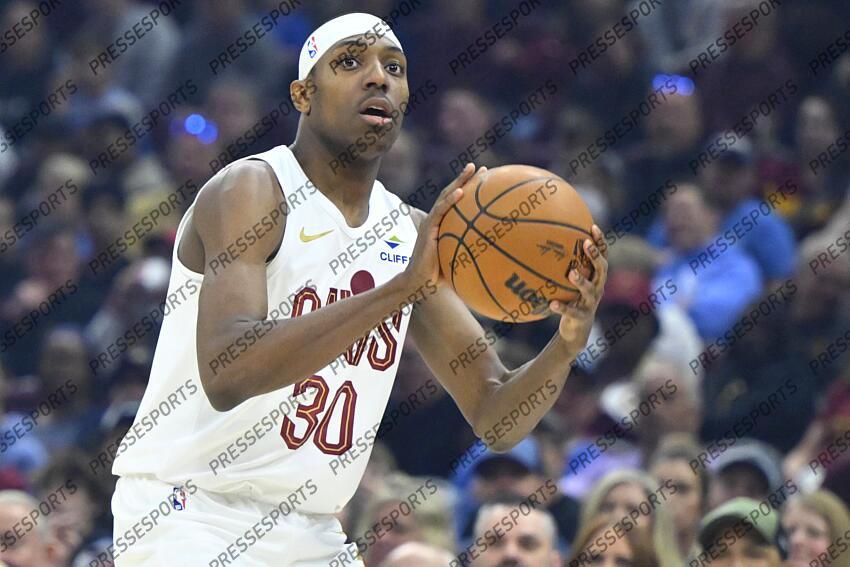 Apr 13, 2025; Cleveland, Ohio, USA; Cleveland Cavaliers forward Nae'Qwan Tomlin (30) looks to shoot in the first quarter against the Indiana Pacers at Rocket Arena. Mandatory Credit: David Richard-Imagn Images NBA: Indiana Pacers at Cleveland Cavaliers 
