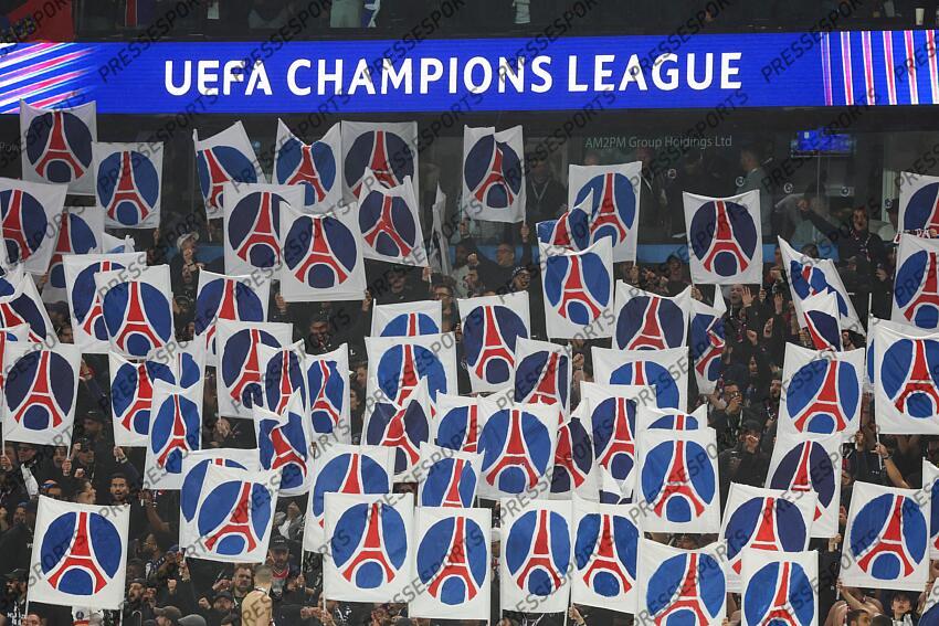 15 April 2025, Aston - Champions League Football, Quarter-Final, Second Leg - Aston Villa v Paris Saint-Germain - PSG fans - Photo: Charlotte Wilson / Offside. logo psg ASTON VILLA-PSG (3-2) 