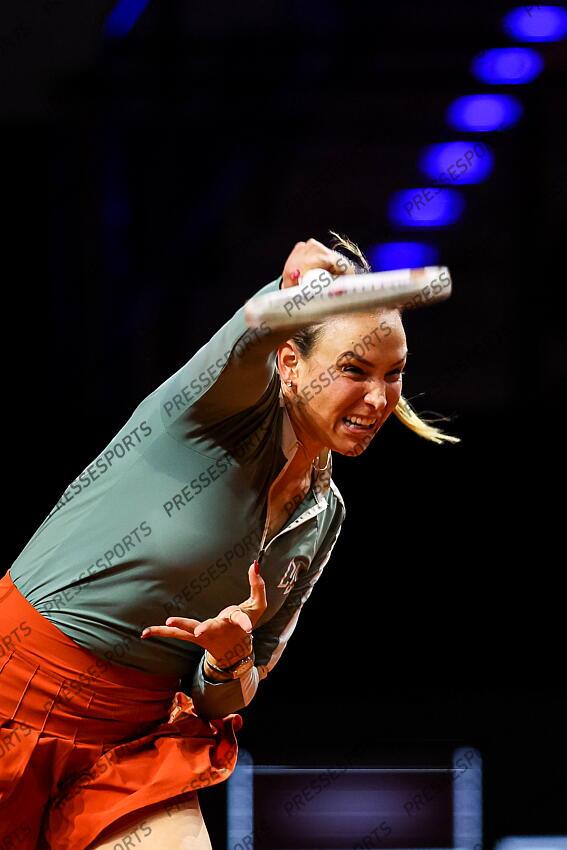 15.04.2025, Porsche Arena, Stuttgart, GER, WTA Tour, Stuttgart Porsche Grand Prix, im Bild Im Bild Donna Vekic CRO, Donna Vekic CRO vs Jana Fett CRO // during the Stuttgart Porsche Grand Prix Tournamen of the WTA Tour at the Porsche Arena in Stuttgart, Germany on 2025/04/15. EXPA Pictures © 2025, PhotoCredit: EXPA/ Eibner-Pressefoto/ Roger Buerke ATTENTION - OUT of GER PORSCHE TENNIS GRAND PRIX 