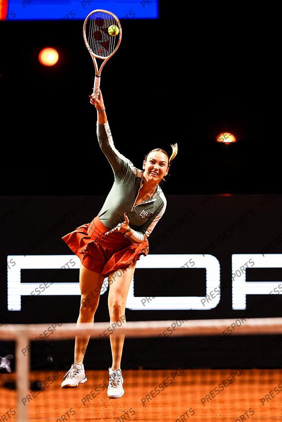 15.04.2025, Porsche Arena, Stuttgart, GER, WTA Tour, Stuttgart Porsche Grand Prix, im Bild Im Bild Donna Vekic CRO, Donna Vekic CRO vs Jana Fett CRO // during the Stuttgart Porsche Grand Prix Tournamen of the WTA Tour at the Porsche Arena in Stuttgart, Germany on 2025/04/15. EXPA Pictures © 2025, PhotoCredit: EXPA/ Eibner-Pressefoto/ Roger Buerke ATTENTION - OUT of GER PORSCHE TENNIS GRAND PRIX 