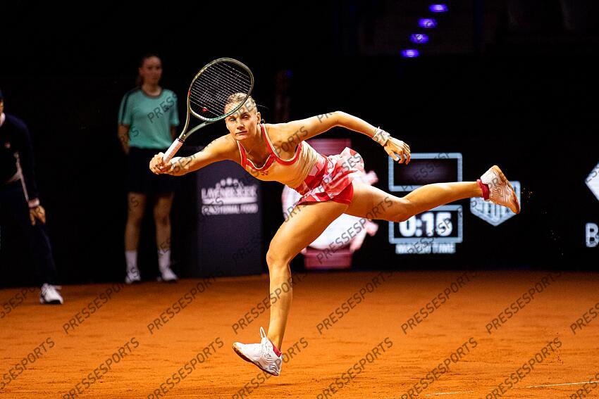 15.04.2025, Porsche Arena, Stuttgart, GER, WTA Tour, Stuttgart Porsche Grand Prix, im Bild im Bild Dayana YASTREMSKA UKR, Jelena OSTAPENKO LAT vs Dayana YASTREMSKA UKR // during the Stuttgart Porsche Grand Prix Tournamen of the WTA Tour at the Porsche Arena in Stuttgart, Germany on 2025/04/15. EXPA Pictures © 2025, PhotoCredit: EXPA/ Eibner-Pressefoto/ Roger Buerke ATTENTION - OUT of GER PORSCHE TENNIS GRAND PRIX 