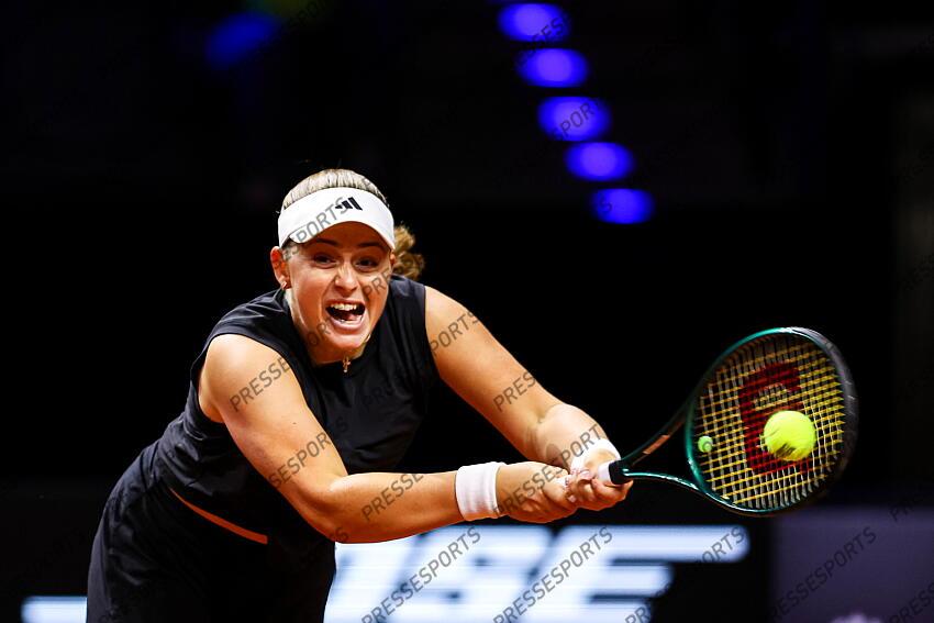 15.04.2025, Porsche Arena, Stuttgart, GER, WTA Tour, Stuttgart Porsche Grand Prix, im Bild im Bild Jelena OSTAPENKO LAT, Jelena OSTAPENKO LAT vs Dayana YASTREMSKA UKR // during the Stuttgart Porsche Grand Prix Tournamen of the WTA Tour at the Porsche Arena in Stuttgart, Germany on 2025/04/15. EXPA Pictures © 2025, PhotoCredit: EXPA/ Eibner-Pressefoto/ Roger Buerke ATTENTION - OUT of GER PORSCHE TENNIS GRAND PRIX 