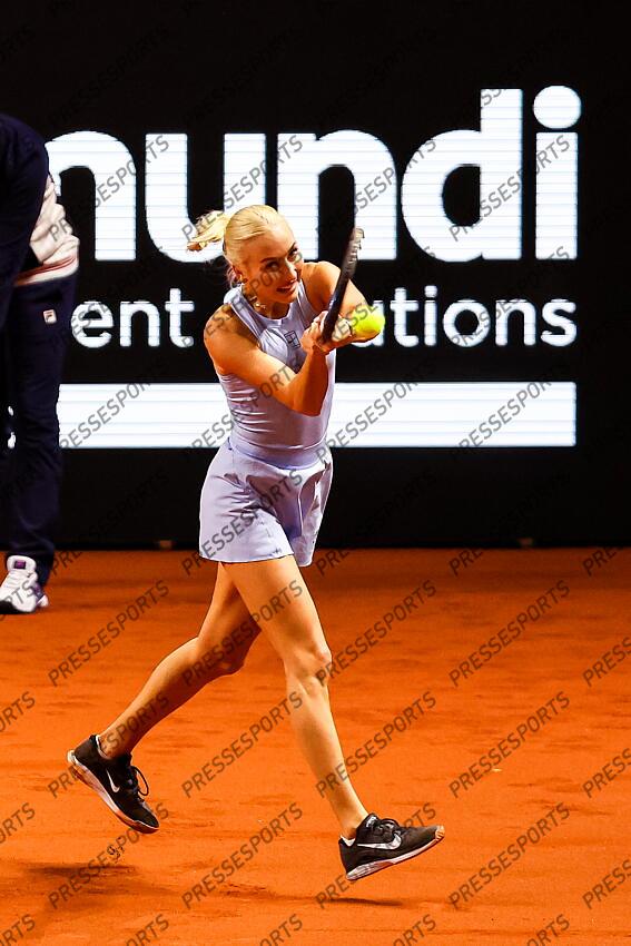 14.04.2025, Porsche Arena, Stuttgart, GER, WTA Tour, Stuttgart Porsche Grand Prix, im Bild im Bild Anastasia Potapova, Anastasia Potapova vs Clara Tauson DEN // during the Stuttgart Porsche Grand Prix Tournamen of the WTA Tour at the Porsche Arena in Stuttgart, Germany on 2025/04/14. EXPA Pictures © 2025, PhotoCredit: EXPA/ Eibner-Pressefoto/ Roger Buerke ATTENTION - OUT of GER PORSCHE TENNIS GRAND PRIX 