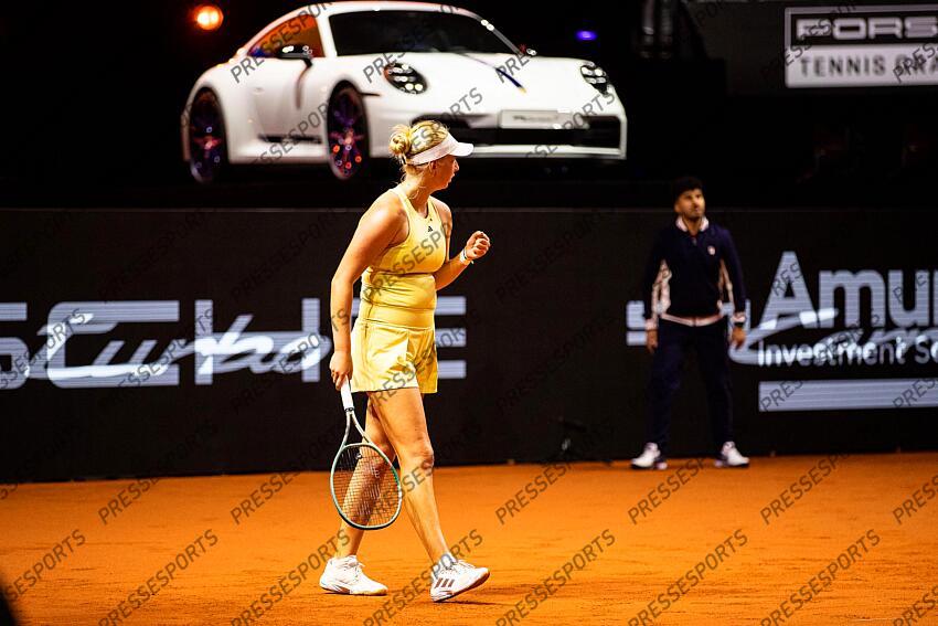 14.04.2025, Porsche Arena, Stuttgart, GER, WTA Tour, Stuttgart Porsche Grand Prix, im Bild im Bild Clara Tauson DEN mit Siegesfaust, Anastasia Potapova vs Clara Tauson DEN // during the Stuttgart Porsche Grand Prix Tournamen of the WTA Tour at the Porsche Arena in Stuttgart, Germany on 2025/04/14. EXPA Pictures © 2025, PhotoCredit: EXPA/ Eibner-Pressefoto/ Roger Buerke ATTENTION - OUT of GER PORSCHE TENNIS GRAND PRIX 