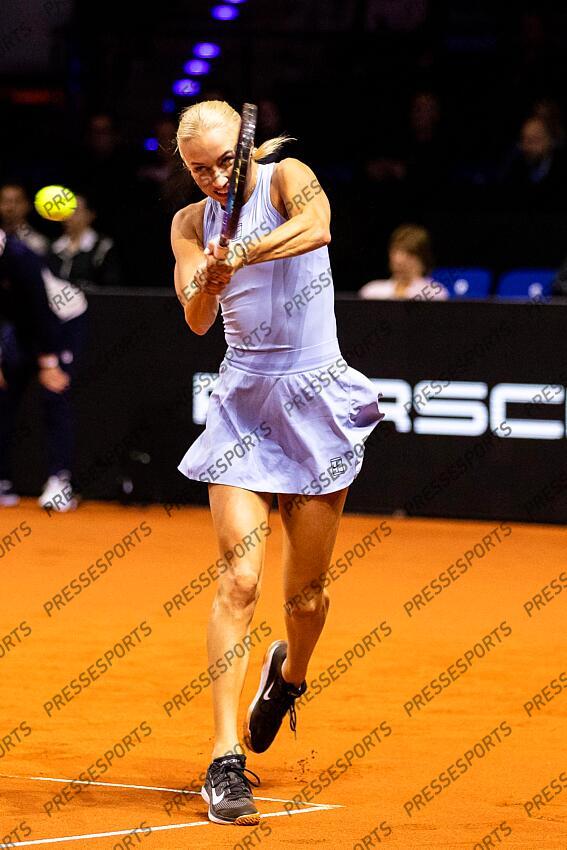 14.04.2025, Porsche Arena, Stuttgart, GER, WTA Tour, Stuttgart Porsche Grand Prix, im Bild im Bild Anastasia Potapova, Anastasia Potapova vs Clara Tauson DEN // during the Stuttgart Porsche Grand Prix Tournamen of the WTA Tour at the Porsche Arena in Stuttgart, Germany on 2025/04/14. EXPA Pictures © 2025, PhotoCredit: EXPA/ Eibner-Pressefoto/ Roger Buerke ATTENTION - OUT of GER PORSCHE TENNIS GRAND PRIX 