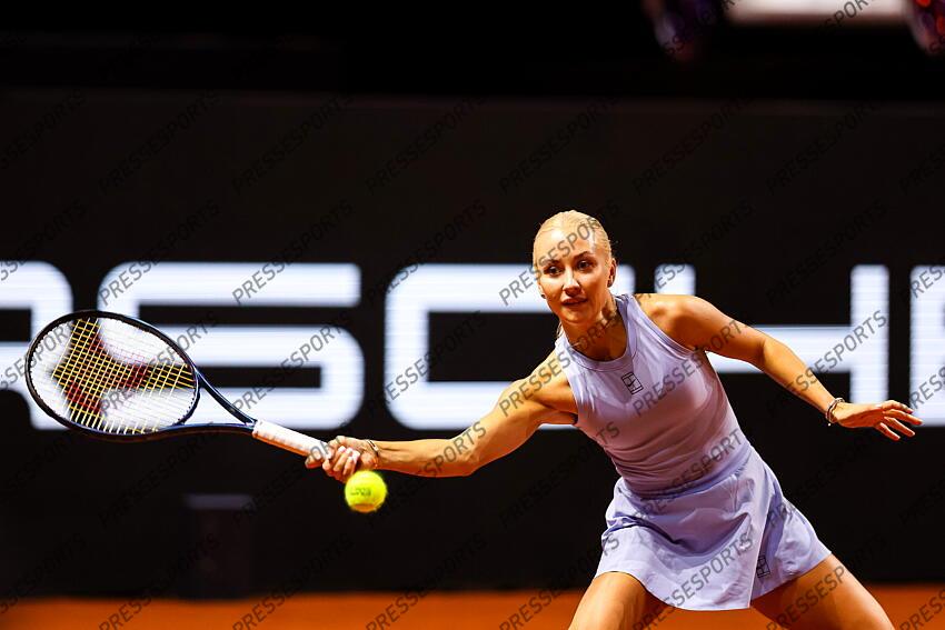 14.04.2025, Porsche Arena, Stuttgart, GER, WTA Tour, Stuttgart Porsche Grand Prix, im Bild im Bild Anastasia Potapova, Anastasia Potapova vs Clara Tauson DEN // during the Stuttgart Porsche Grand Prix Tournamen of the WTA Tour at the Porsche Arena in Stuttgart, Germany on 2025/04/14. EXPA Pictures © 2025, PhotoCredit: EXPA/ Eibner-Pressefoto/ Roger Buerke ATTENTION - OUT of GER PORSCHE TENNIS GRAND PRIX 