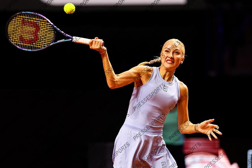 14.04.2025, Porsche Arena, Stuttgart, GER, WTA Tour, Stuttgart Porsche Grand Prix, im Bild im Bild Anastasia Potapova, Anastasia Potapova vs Clara Tauson DEN // during the Stuttgart Porsche Grand Prix Tournamen of the WTA Tour at the Porsche Arena in Stuttgart, Germany on 2025/04/14. EXPA Pictures © 2025, PhotoCredit: EXPA/ Eibner-Pressefoto/ Roger Buerke ATTENTION - OUT of GER PORSCHE TENNIS GRAND PRIX 