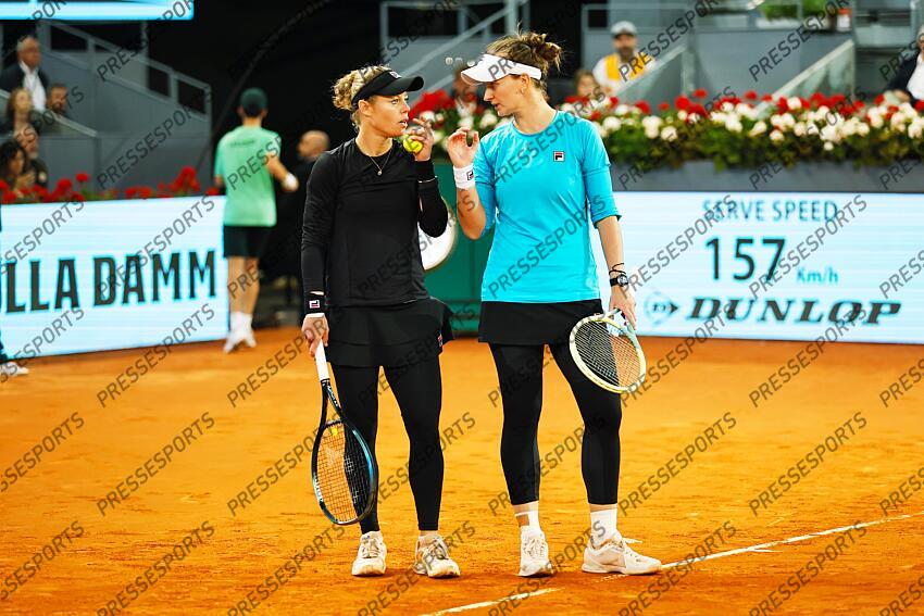 (L-R) Laura Siegemund (GER), Barbora Krejcikova (CZE), MAY 5, 2024 - Tennis : Krejcikova and Siegemund during Doubles final match against Cristina Bucsa and Sara Sorribes Tormo on the WTA 1000 tournaments Mutua Madrid Open tennis tournament at the Caja Magica in Madrid, Spain. (Photo by Mutsu Kawamori/AFLO) MUTUA MADRID OPEN 