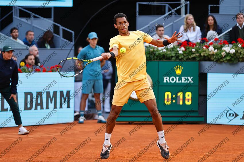 Felix Auger-Aliassime (CAN), MAY 3, 2024 - Tennis : Felix Auger-Aliassime during singles Semi finals match against Jiri Lehecka on the ATP tour Masters 1000 "Mutua Madrid Open tennis tournament" at the Caja Magica in Madrid, Spain. (Photo by Mutsu Kawamori/AFLO) MUTUA MADRID OPEN 
