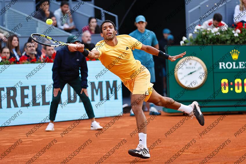 Felix Auger-Aliassime (CAN), MAY 3, 2024 - Tennis : Felix Auger-Aliassime during singles Semi finals match against Jiri Lehecka on the ATP tour Masters 1000 "Mutua Madrid Open tennis tournament" at the Caja Magica in Madrid, Spain. (Photo by Mutsu Kawamori/AFLO) MUTUA MADRID OPEN 