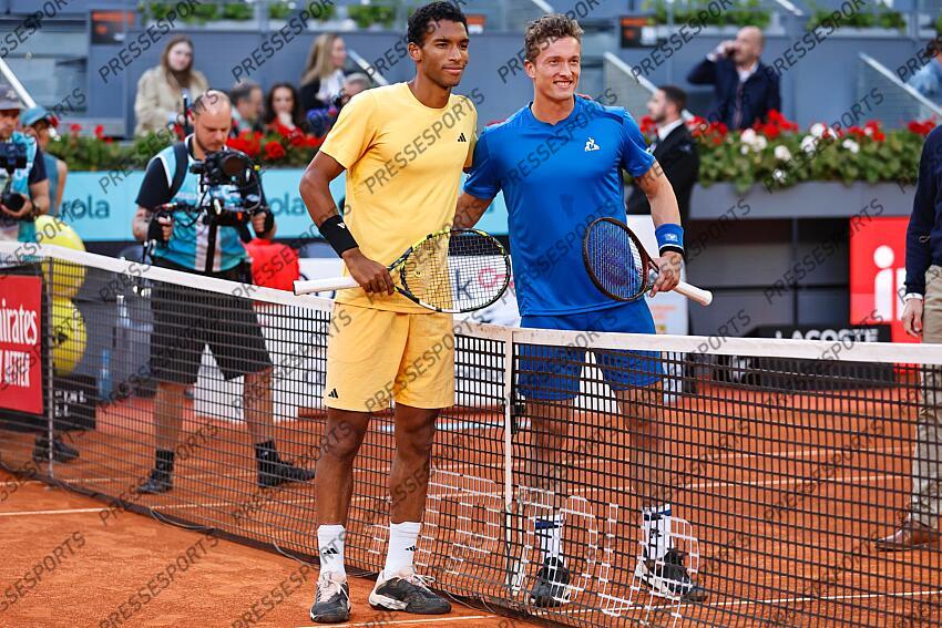 (L-R) Felix Auger-Aliassime (CAN), Jiri Lehecka (CZE), MAY 3, 2024 - Tennis : Felix Auger-Aliassime and Jiri Lehecka before start singles Semi finals match on the ATP tour Masters 1000 "Mutua Madrid Open tennis tournament" at the Caja Magica in Madrid, Spain. (Photo by Mutsu Kawamori/AFLO) MUTUA MADRID OPEN 