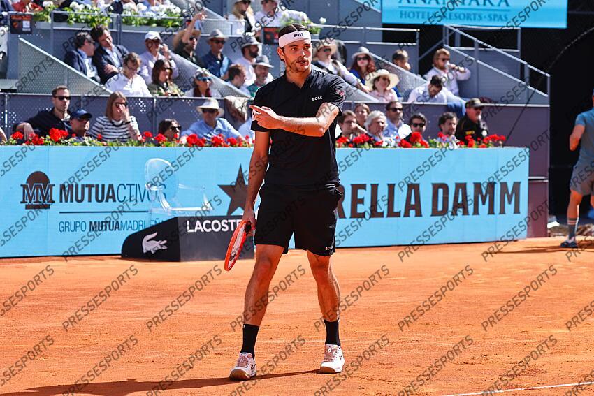 Taylor Fritz (USA), MAY 3, 2024 - Tennis : Taylor Fritz regret after point loss during singles Semi finals match against Andrey Rublev on the ATP tour Masters 1000 "Mutua Madrid Open tennis tournament" at the Caja Magica in Madrid, Spain. (Photo by Mutsu Kawamori/AFLO) MUTUA MADRID OPEN 