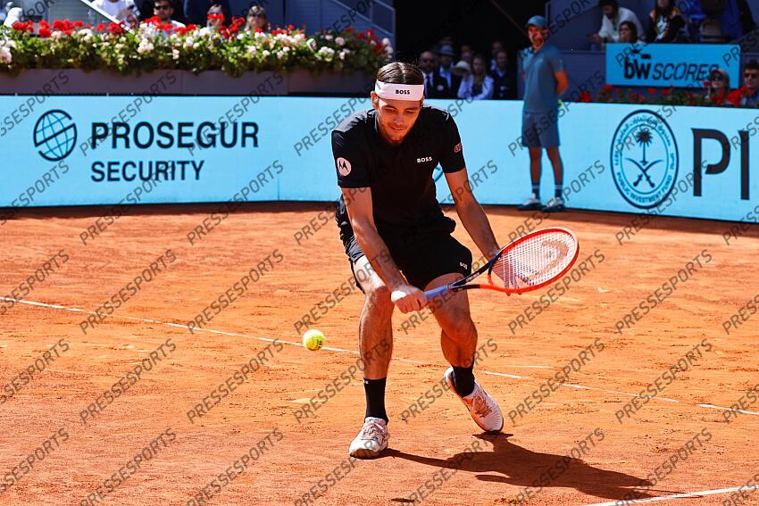 Taylor Fritz (USA), MAY 3, 2024 - Tennis : Taylor Fritz during singles Semi finals match against Andrey Rublev on the ATP tour Masters 1000 "Mutua Madrid Open tennis tournament" at the Caja Magica in Madrid, Spain. (Photo by Mutsu Kawamori/AFLO) MUTUA MADRID OPEN 