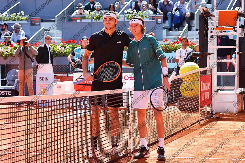 (L-R) Taylor Fritz (USA), Andrey Rublev (RUS), MAY 3, 2024 - Tennis : Taylor Fritz and Andrey Rublev before start singles Semi finals match on the ATP tour Masters 1000 "Mutua Madrid Open tennis tournament" at the Caja Magica in Madrid, Spain. (Photo by Mutsu Kawamori/AFLO) MUTUA MADRID OPEN 