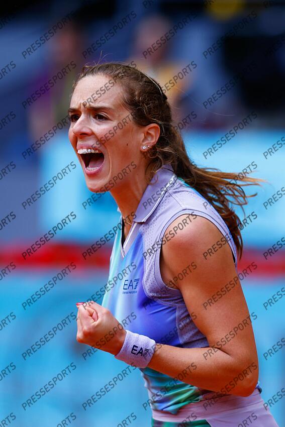 Lucia Bronzetti of Italy celebrates a point against Naomi Osaka of Japan during the Mutua Madrid Open 2025, ATP Masters 1000 and WTA 1000, tennis tournament celebrated at Caja Magica on April 22, 2025 in Madrid, Spain. OPEN DE MADRID 