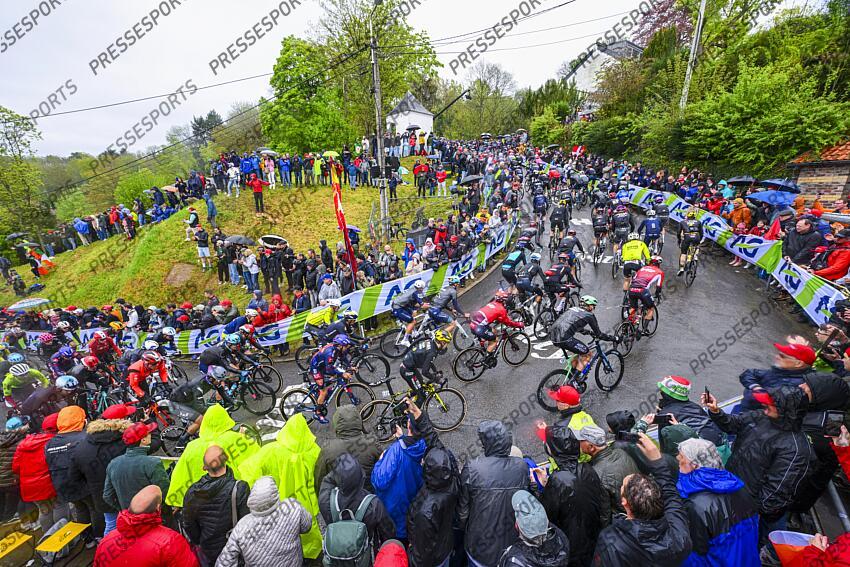 HUY, BELGIUM - APRIL 22 : Illustration picture of the peloton during the Men Elite UCI 1.Pro 89th A.S.O. La Fleche Wallonne cycling race with start in Ciney and finish in Huy (205,2 km) on April 22, 2025 in Huy, Belgium, 22/04/2025 ( Photo by Vincent Kalut / Photo News LA FLECHE WALLONNE 