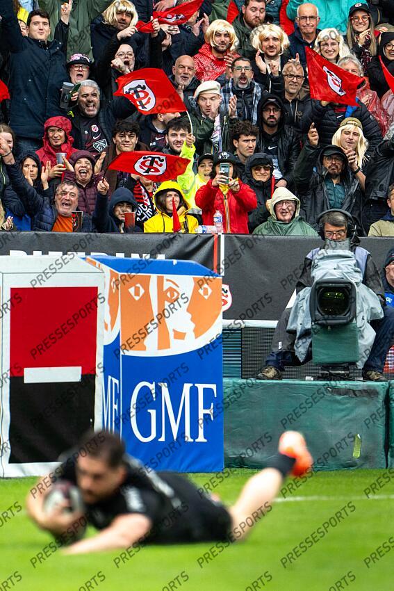 BARASSI (PIERRE-LOUIS), essai, spectateur, supporter, tribune, drapeau TOULOUSE-CASTRES (52-6) 