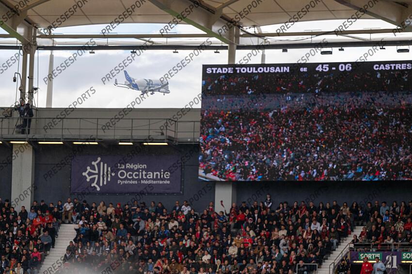 tribune, stade, avion, airbus, beluga XL, beluga TOULOUSE-CASTRES (52-6) 