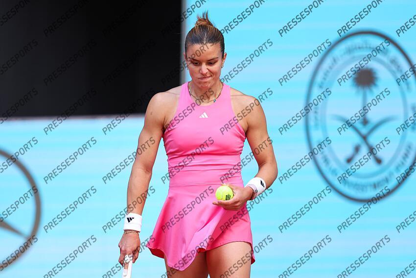 Maria Sakkari of Greece gestures against Elina Svitolina of Ukraine during the Mutua Madrid Open 2025, ATP Masters 1000 and WTA 1000 tennis tournament, celebrated at Caja Magica on April 29, 2025 in Madrid, Spain. Mutua Madrid Open 2025 - Day 9 