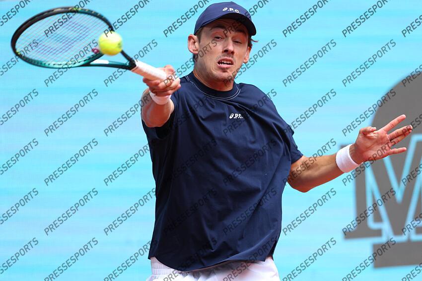 Alex de Minaur of Australia in action against Denis Shapovalov of Canada during the Mutua Madrid Open 2025, ATP Masters 1000 and WTA 1000 tennis tournament, celebrated at Caja Magica on April 29, 2025 in Madrid, Spain. Mutua Madrid Open 2025 - Day 9 