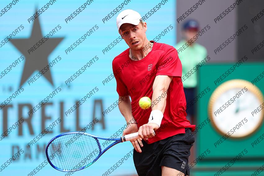 Denis Shapovalov of Canada in action against Alex de Minaur of Australia during the Mutua Madrid Open 2025, ATP Masters 1000 and WTA 1000 tennis tournament, celebrated at Caja Magica on April 29, 2025 in Madrid, Spain. Mutua Madrid Open 2025 - Day 9 