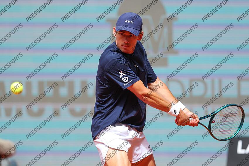 Alex de Minaur of Australia in action against Denis Shapovalov of Canada during the Mutua Madrid Open 2025, ATP Masters 1000 and WTA 1000 tennis tournament, celebrated at Caja Magica on April 29, 2025 in Madrid, Spain. Mutua Madrid Open 2025 - Day 9 