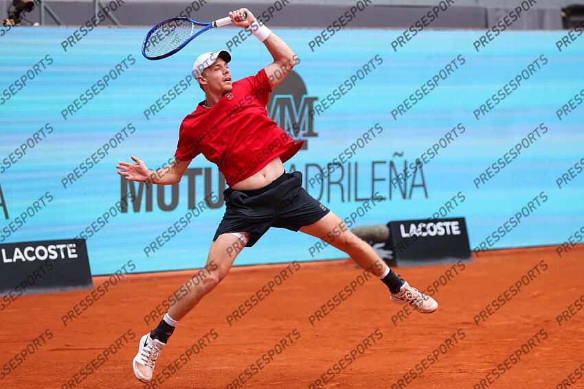Denis Shapovalov of Canada in action against Alex de Minaur of Australia during the Mutua Madrid Open 2025, ATP Masters 1000 and WTA 1000 tennis tournament, celebrated at Caja Magica on April 29, 2025 in Madrid, Spain. Mutua Madrid Open 2025 - Day 9 