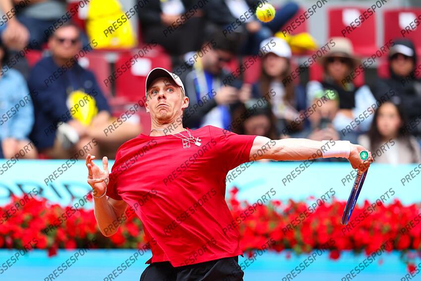 Denis Shapovalov of Canada in action against Alex de Minaur of Australia during the Mutua Madrid Open 2025, ATP Masters 1000 and WTA 1000 tennis tournament, celebrated at Caja Magica on April 29, 2025 in Madrid, Spain. Mutua Madrid Open 2025 - Day 9 