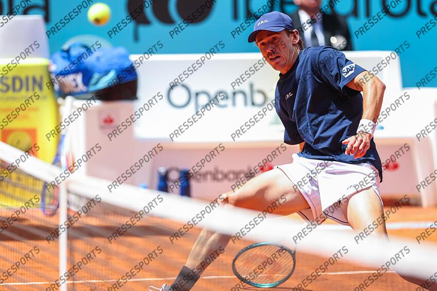 Alex de Minaur of Australia in action against Denis Shapovalov of Canada during the Mutua Madrid Open 2025, ATP Masters 1000 and WTA 1000 tennis tournament, celebrated at Caja Magica on April 29, 2025 in Madrid, Spain. Mutua Madrid Open 2025 - Day 9 