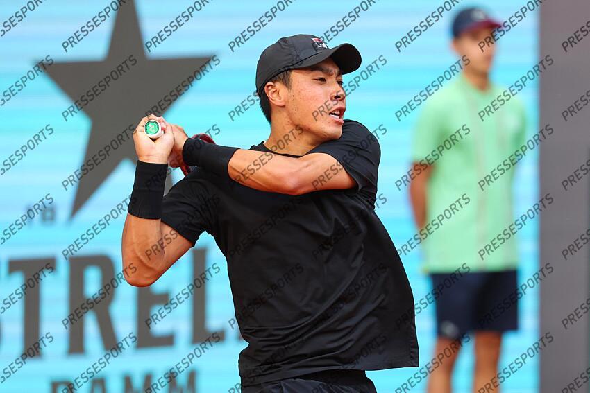 Brandon Nakashima of USA in action against Daniil Medvedev of Rusia during the Mutua Madrid Open 2025, ATP Masters 1000 and WTA 1000 tennis tournament, celebrated at Caja Magica on April 29, 2025 in Madrid, Spain. Mutua Madrid Open 2025 - Day 9 