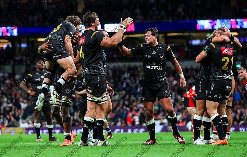 European Rugby Challenge Cup Final, Tottenham Hotspur Stadium, London, England 24/5/2024 Gloucester Rugby vs Hollywoodbets Sharks Sharks’ celebrate after winning Mandatory Credit ©INPHO/James Crombie GLOUCESTER-SHARKS (22-36) 