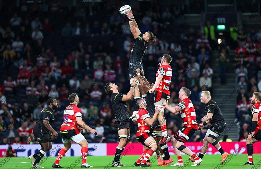 European Rugby Challenge Cup Final, Tottenham Hotspur Stadium, London, England 24/5/2024 Gloucester Rugby vs Hollywoodbets Sharks Sharks’ Gerbrandt Grobler wins a line-out Mandatory Credit ©INPHO/Laszlo Geczo GLOUCESTER-SHARKS (22-36) 
