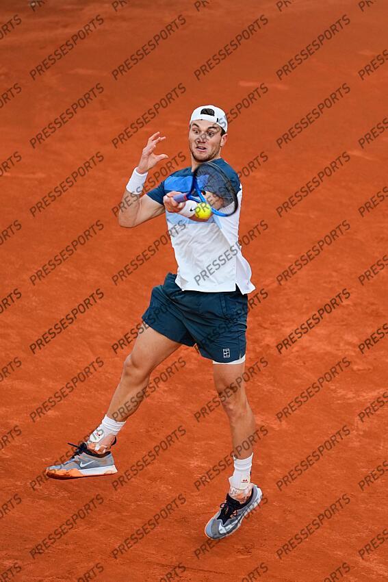 Jack Draper of Great Britain plays against Casper Ruud of Norway during the Man Singles Final of Mutua Madrid Open 2025 - WTA 1000 celebrated at Caja Magica on May 03, 2025 in Madrid, Spain. FINALE DRAPER/RUUD 
