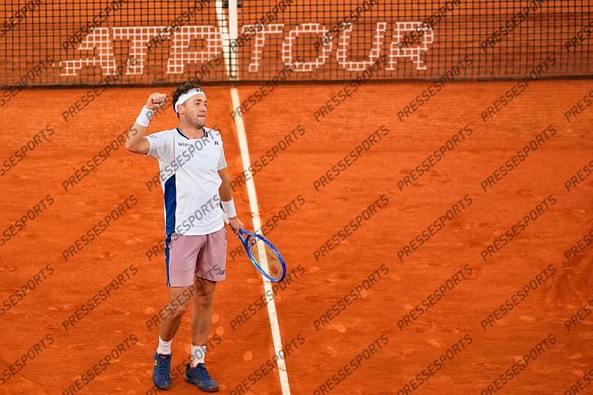 Casper Ruud of Norway celebrates the victory against Jack Draper of Great Britain during the Man Singles Final of Mutua Madrid Open 2025 - WTA 1000 celebrated at Caja Magica on May 03, 2025 in Madrid, Spain. FINALE DRAPER/RUUD 