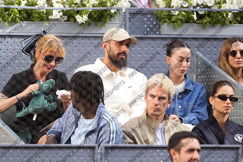 Borja Iglesias and Maria Valero are seen during the match between Casper Ruud of Norway and Jack Draper of Great Britain during the Men Singles Final of Mutua Madrid Open 2025 - ATP Masters 1000 celebrated at Caja Magica on May 04, 2025 in Madrid, Spain. FINALE DRAPER/RUUD 
