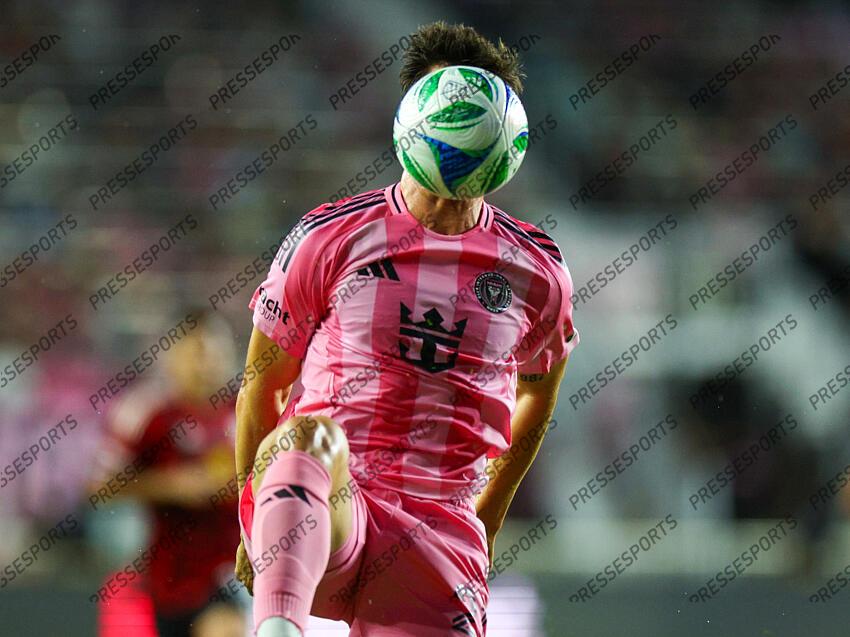 May 3, 2025; Fort Lauderdale, Florida, USA; Inter Miami CF forward Tadeo Allende (21) controls the ball against the New York Red Bulls in the first half at Chase Stadium. Mandatory Credit: Nathan Ray Seebeck-Imagn Images MLS: New York Red Bulls at Inter Miami CF 