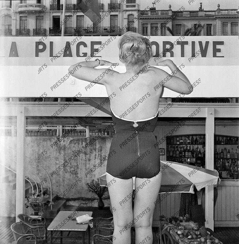 beranger (anne) - (fra) - MAGAZINE BERANGER fonds n/b Exercice de gymnastique SV (06/1956 ; n°1) : "En 2 temps et 7 mouvements anne Béranger est toujours en grande forme", p 56-57 Photo 100250 MAG (1819) du 27/05/2017 de son vraie nom Bella Golofteiner Anne Béranger est une chorégraphe, actrice et chanteuse franco-égyptienne Magazine Sport et Vie sur la plage de Cannes 