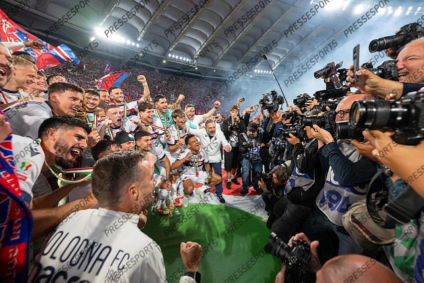 Foto IPP/Damiano Fiorentini Roma 14/05/2025 Calcio coppa Italia Frecciarossa 2024-2025 partita: Finale Milan - Bologna nella foto: festeggiamenti Bologna Italy Photo Press World Copyright FINALE AC MILAN-BOLOGNE (0-1) 