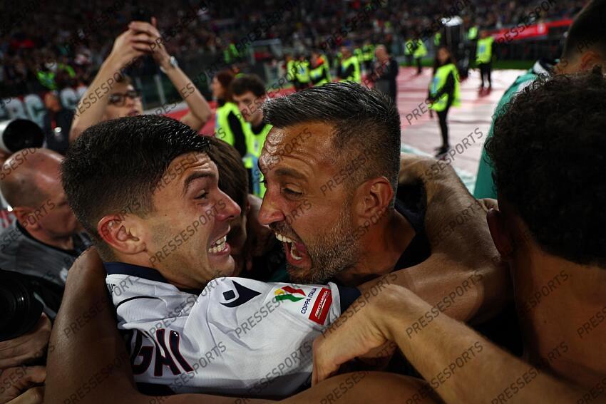 Nicolo Cambiaghi (Bologna)Daniel Niccolini (Bologna) ; during the Italy Cup Final match between Milan 0-1 Bologna at Olympic Stadium on May 14, 2025 in Roma, Italy. FINALE AC MILAN-BOLOGNE (0-1) 