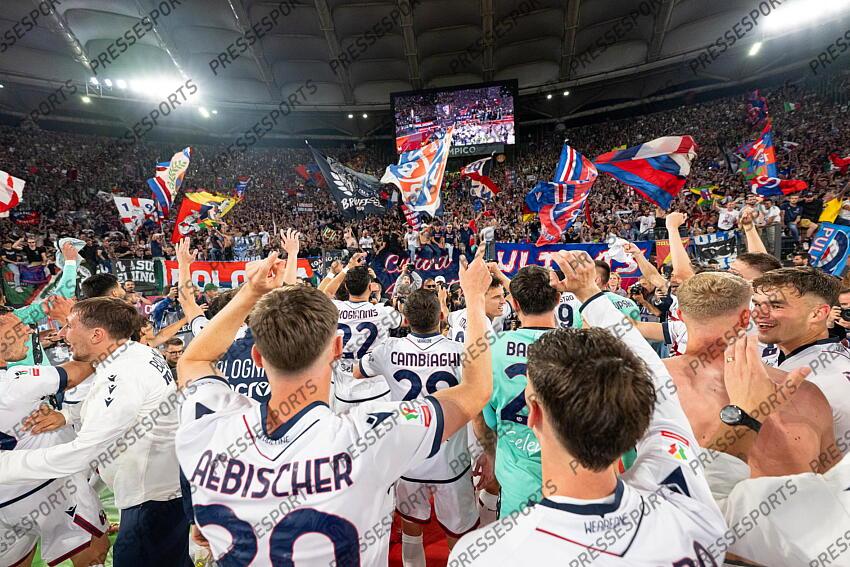Foto IPP/Damiano Fiorentini Roma 14/05/2025 Calcio coppa Italia Frecciarossa 2024-2025 partita: Finale Milan - Bologna nella foto: festeggiamenti Bologna Italy Photo Press World Copyright FINALE AC MILAN-BOLOGNE (0-1) 