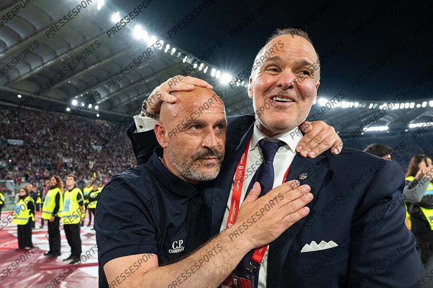 Foto IPP/Damiano Fiorentini Roma 14/05/2025 Calcio coppa Italia Frecciarossa 2024-2025 partita: Finale Milan - Bologna nella foto: festeggiamenti Bologna presidente Saputo joey con Vincenzo Italiano allenatore Italy Photo Press World Copyright FINALE AC MILAN-BOLOGNE (0-1) 