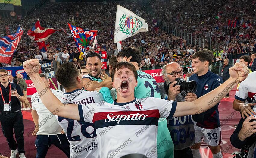 Foto IPP/Damiano Fiorentini Roma 14/05/2025 Calcio coppa Italia Frecciarossa 2024-2025 partita: Finale Milan - Bologna nella foto: giovanni fabbian festeggiamenti Bologna Italy Photo Press World Copyright FINALE AC MILAN-BOLOGNE (0-1) 